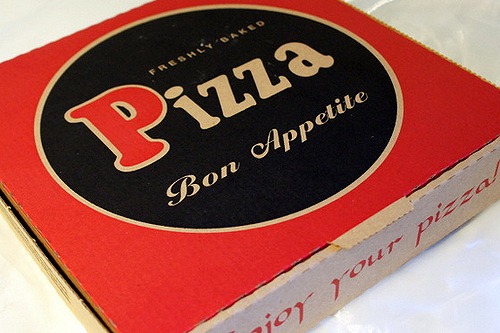 ピザの箱が四角い理由とは？