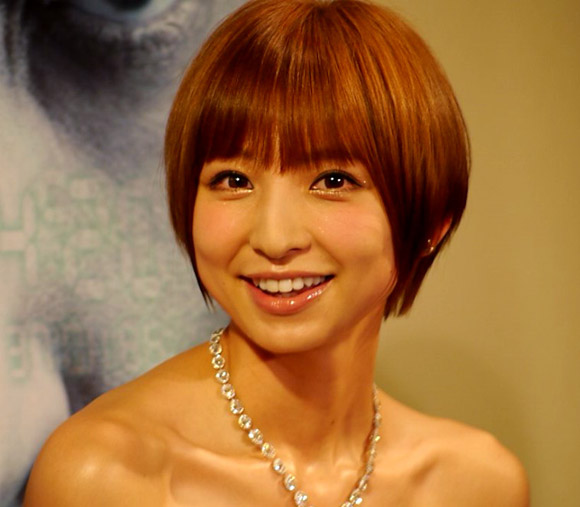 AKB48篠田麻里子さんの美しさは異常！　3億5000万円の宝石もかすんで見えるレベル