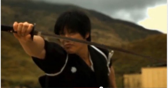 神業動画 飛んでくるbb弾を日本刀で真っ二つにする居合いの達人がマジですごい ロケットニュース24