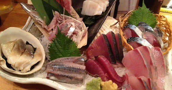 新橋で知らないとモグリ扱いされる魚居酒屋 魚金 がスゴい 刺身3点盛り頼んだら7点出てきた ロケットニュース24