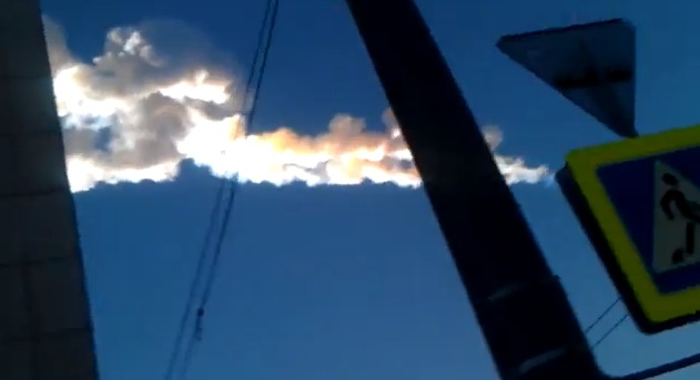 【衝撃動画】ロシアに落下した隕石の動画が続々とアップされる / 衝撃波で爆音と共にガラスが割れる映像も!!