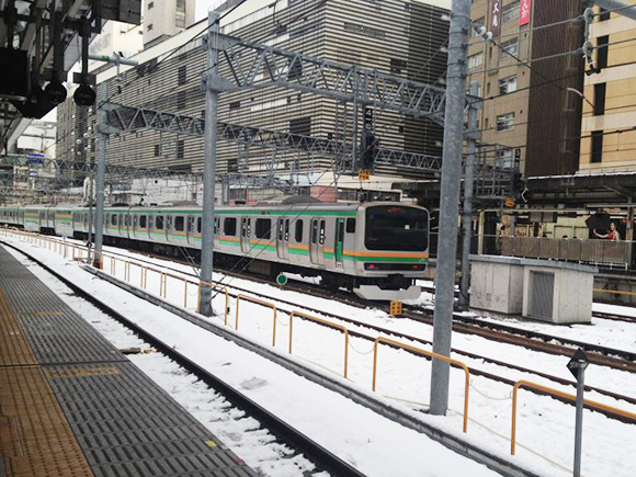 【拡散希望】2月6日の大雪に備え湘南新宿ラインが午前中の運行を取りやめ / JR各線も運行本数を減らす