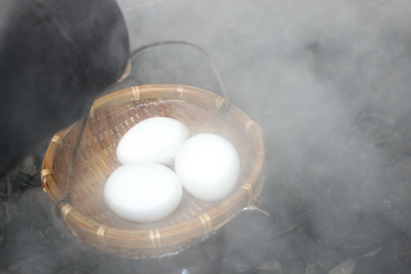 台湾の温泉に行って温泉卵を作ってみた