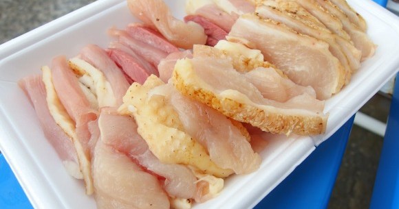 鹿児島県 ワンコインで絶品の鳥刺しが食べられる 坂留鶏肉店 鹿児島空港近くなので朝食にもバッチリ ロケットニュース24