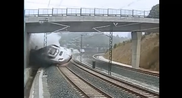 Spain high-speed Train Crash Near Santiago de Compostela_580