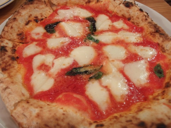日本ナポリピッツァ職人世界選手権STG部門1位『Pizzeria gtalia da filippo』のピッツァが完璧すぎる / マエストロも絶賛した王者の風格を持つマルゲリータ