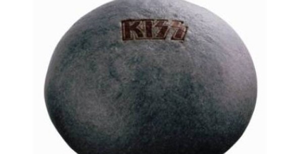 まさかのコラボ実現 世界的ハードロックバンド Kiss の中華まんが発売されるぞ ッ ロケットニュース24