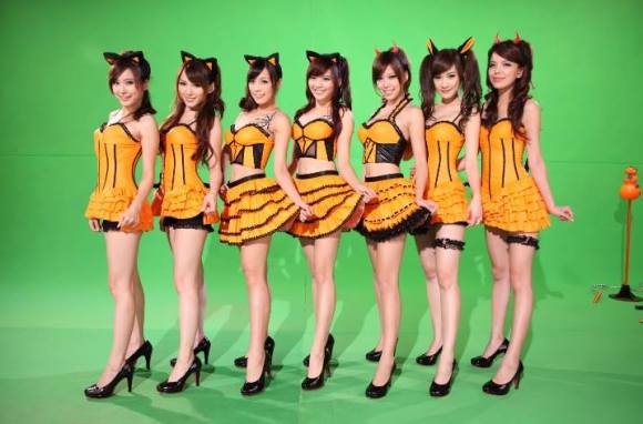 台湾メディアがまたやった つたない日本語とキュートダンスで星占いを伝える台湾ガール Today S Angels が悶絶可愛い ロケットニュース24