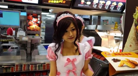 【動画あり】台湾マクドナルドで女子店員がピンクのメイド服で接客しているぞ！ めっちゃ可愛いぞ!! 急げ!!
