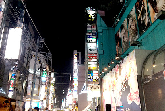 ぼったくりってレベルじゃねえ！ 新宿・歌舞伎町を歩いていたら「400万円キャッシュである？」と聞かれたでござる