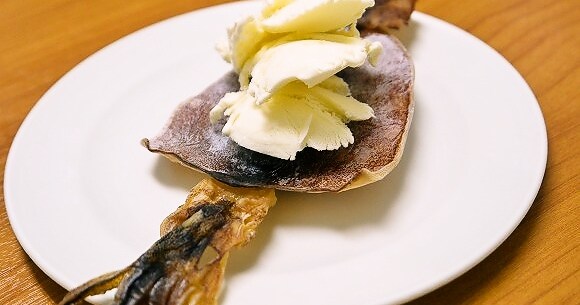 究極美味 カップアイス 濃旨ミルク をスルメに乗せて食うと頭がおかしくなったと思うぐらいウマすぎて精神が加速する件 ロケットニュース24