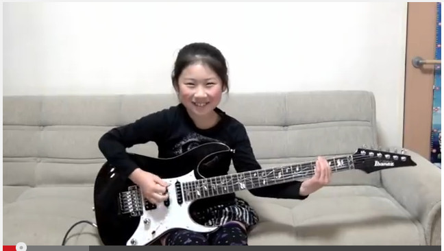 ギターうめぇええ 8歳日本人少女のギターテクニックがハンパない 世界中から絶賛の嵐 ロケットニュース24
