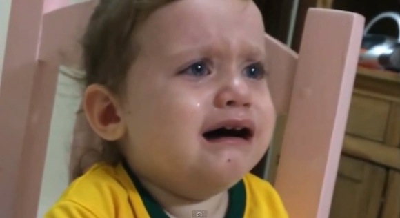 動画あり ネイマールはどこ 骨折で離脱したネイマール選手がいないことを知って悲しむ小さな女の子がカワイイ ロケットニュース24
