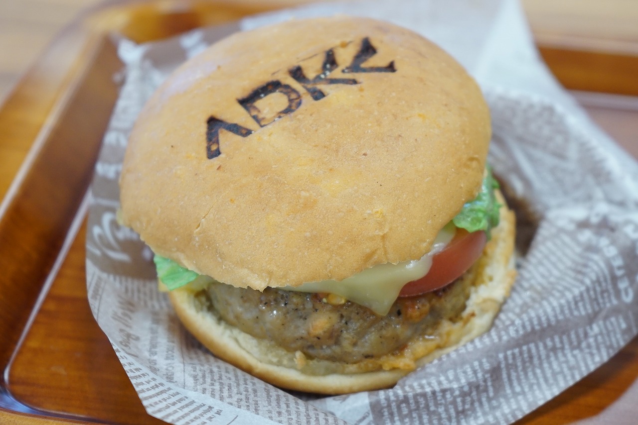 超絶勝ち組専用バーガー『ADKハンバーガー』がウマすぎて庶民が食っ