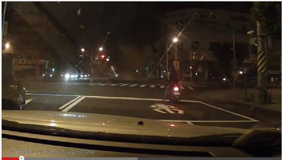 台湾高雄市で起きたガス爆発の瞬間の車載映像が本当に恐ろしい