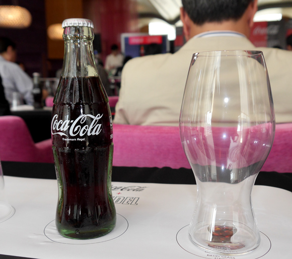 【激ウマ】ワイングラスメーカー「リーデル」がコカ・コーラのポテンシャルを最大限に引き出す「究極のコカ・コーラグラス」を発売！