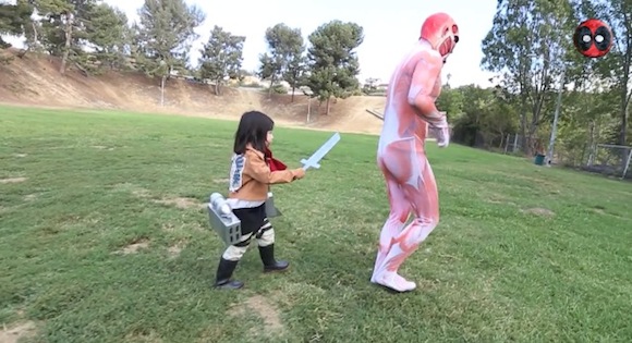 【進撃の巨人】4歳の少女が巨人を駆逐する動画がかわいすぎてキュン死レベル