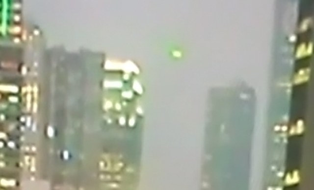 【最新UFO動画】民主化デモ真っ最中の香港で謎の飛行物体が激撮されたと話題