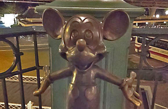 【ミキミニ生誕祭】ハハッ♪ 本日11月18日は「ミッキー＆ミニー・マウス」の誕生日だよ!!　ふたりとも86歳おめでとう！