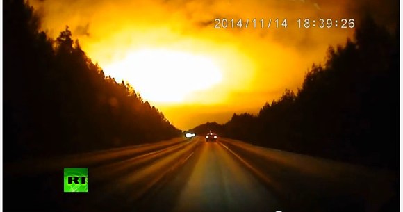 衝撃映像 何コレ猛烈に怖い 夜なのに突然空がまばゆいオレンジに染まる瞬間の映像がおそロシア ロケットニュース24