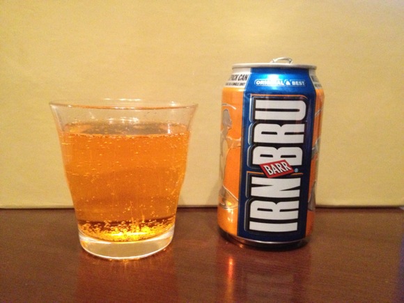 【マッサンも飲んだかも!?】スコットランド人の “命の水”！ 蛍光オレンジのドリンク「アイアン・ブルー」を飲んでみた!!