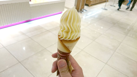 【冬でも食べたい】これぞ究極のソフトクリーム！生クリームを25％も使った『クレミア』が衝撃的すぎるウマさ