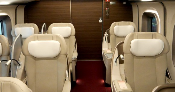新幹線 はやぶさ のグランクラスに乗ってみた 超快適で降車駅に着いても本気で降りたくなくなってしまう ロケットニュース24