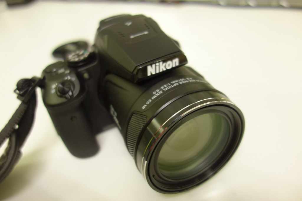 Nikon COOLPIX P900 光学83倍ズーム 2000ミリ相当まで突き抜けた光学83倍ズームが笑うほど面白い