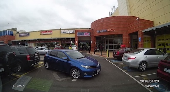 【衝撃動画】かつてないほど絶望的にヘタクソすぎる駐車が激撮される