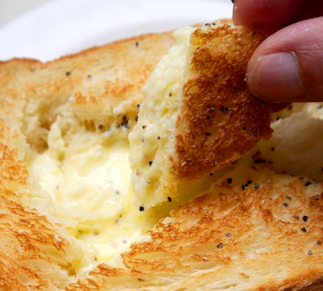 【大阪】「トーストcafe ファイン」はパン好きに熱烈にオススメしたい店！ チーズフォンデュトーストの斬新さに驚いたッ!!