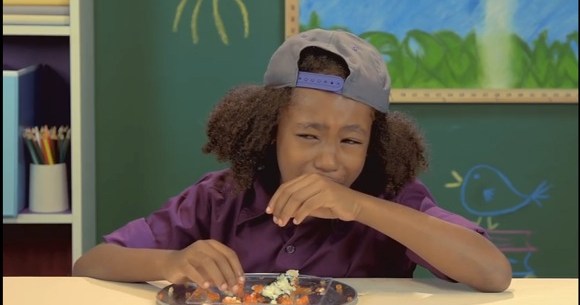 動画あり 海外の子供たちが 本物の寿司 を食べたらこうなった ご飯だけ美味しい イクラって目玉 ロケットニュース24