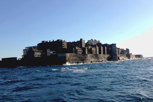絶景 世界遺産 軍艦島 が美しすぎるほどに荒れ果てていた ロケットニュース24
