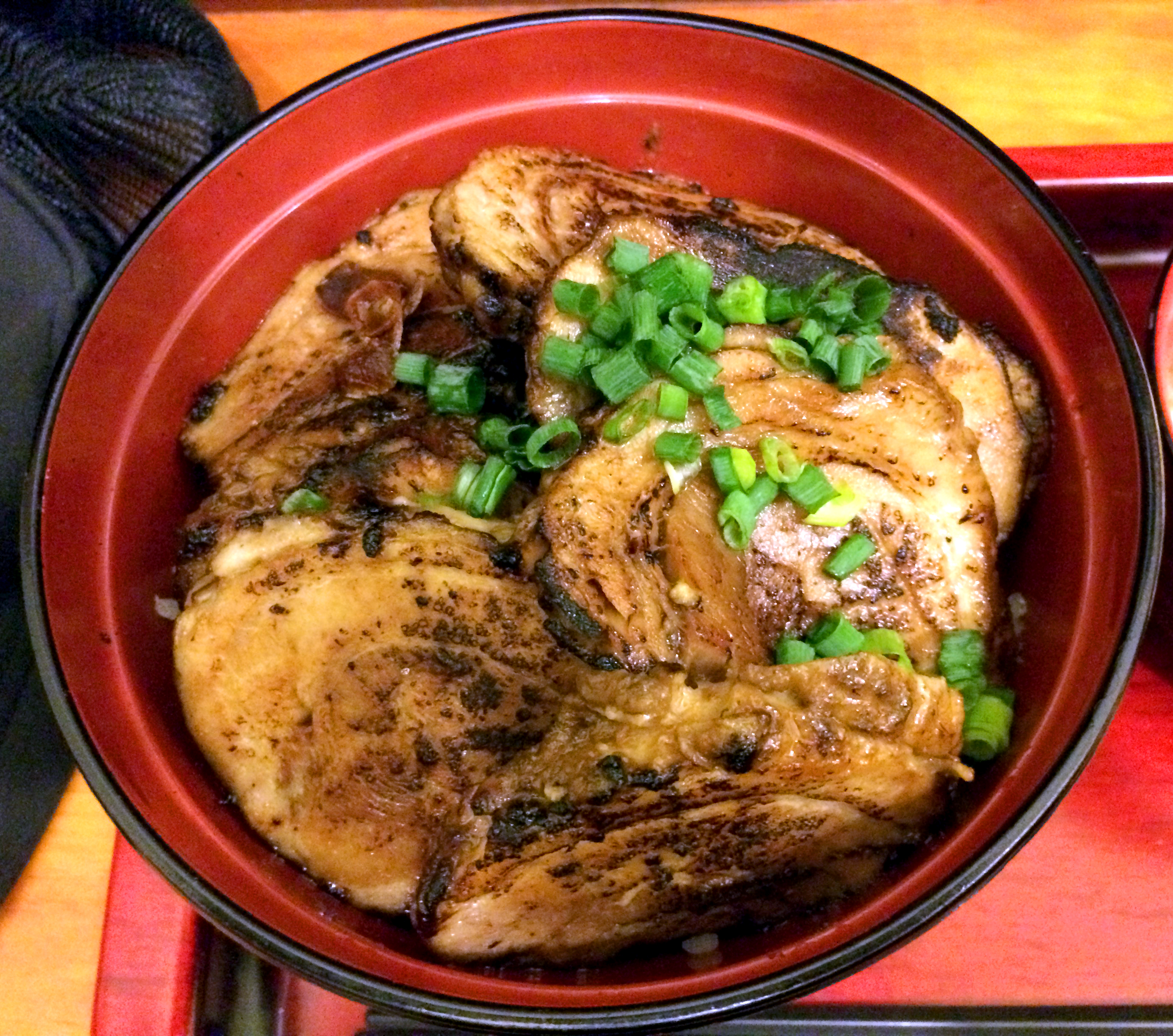 グルメ 丼サードウェーブ到来か 東京 大井町 丼ぶり屋 幸丼 のホロリととろける炙りチャーシューが感動的 ロケットニュース24