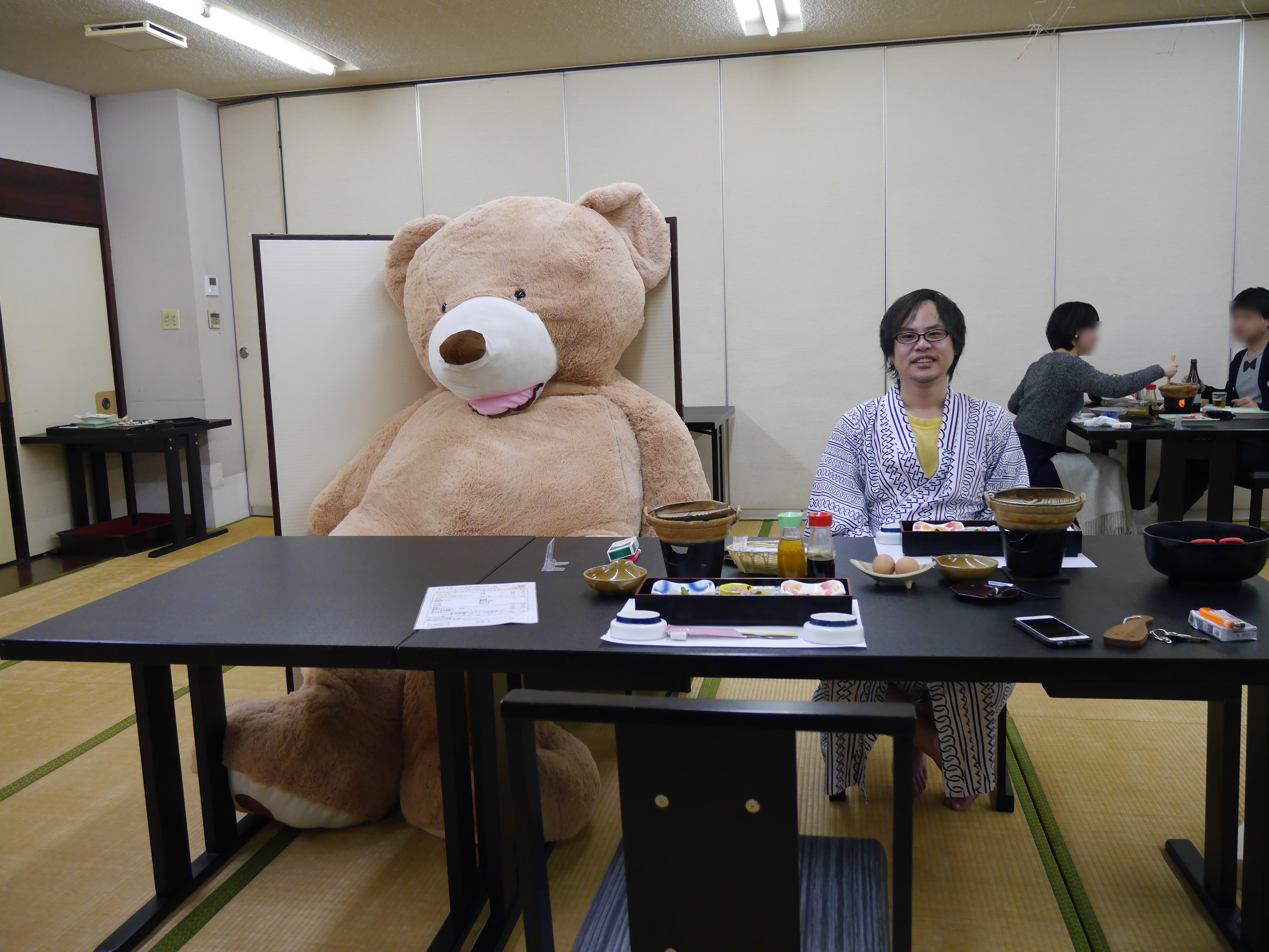 デカすぎて泣いた 2m50cmの巨大クマと佐賀県に1泊2日してきた しかも飛行機で ロケットニュース24