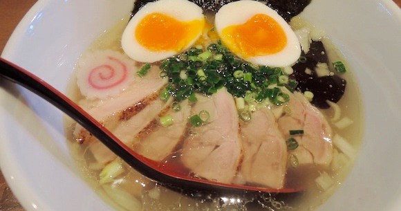 とんこつの本場で食べる『塩ラーメン』が美味！「福岡＝とんこつ」の方程式が崩れるくらいヤバかった ロケットニュース24