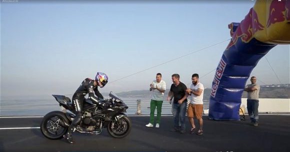 動画 わずか26秒間で時速400km到達 世界最速記録を更新した日本製バイク Kawasaki Ninja H2r が無改造なのに速すぎる ロケットニュース24