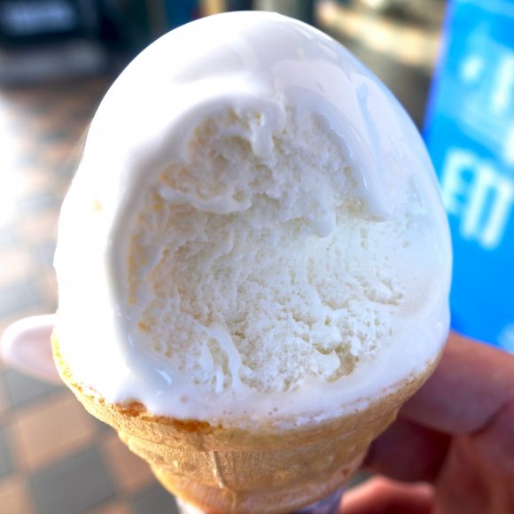 【マツコさんも絶賛】北海道限定「スノーロイヤルバニラアイスクリーム」が超ミルキー＆クリーミーでマジ絶品！