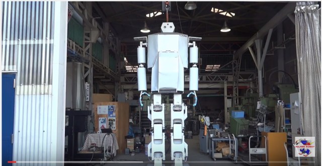 【動画あり】大阪の小さな会社が開発した搭乗型二足歩行ロボット「はじめ43号」がスゴイ！ いずれガンダムにたどり着くかも!?