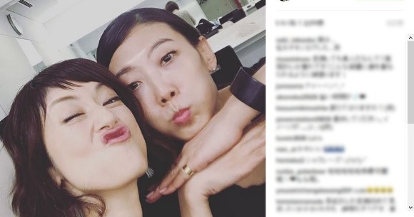 美魔女 高岡早紀がインスタグラムで 変顔 を披露するも美しすぎると話題に ネットの声 変顔しても美人 これを変顔とは言わない ロケットニュース24