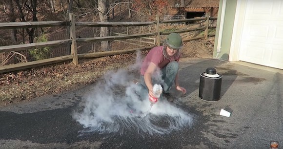 真似厳禁 コーラと液体窒素を混ぜるとマジでヤバいことになる ロケットニュース24