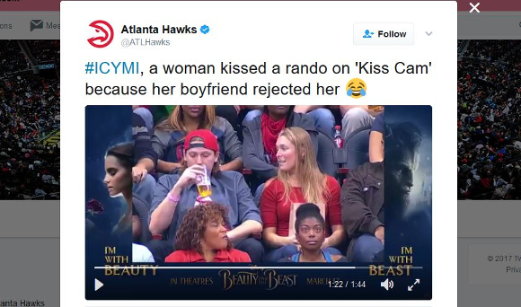 動画 スポーツ観戦中に キスして とスクリーンに映されたカップルがガチ喧嘩 彼女のまさかの行動に彼氏ブチキレ ロケットニュース24