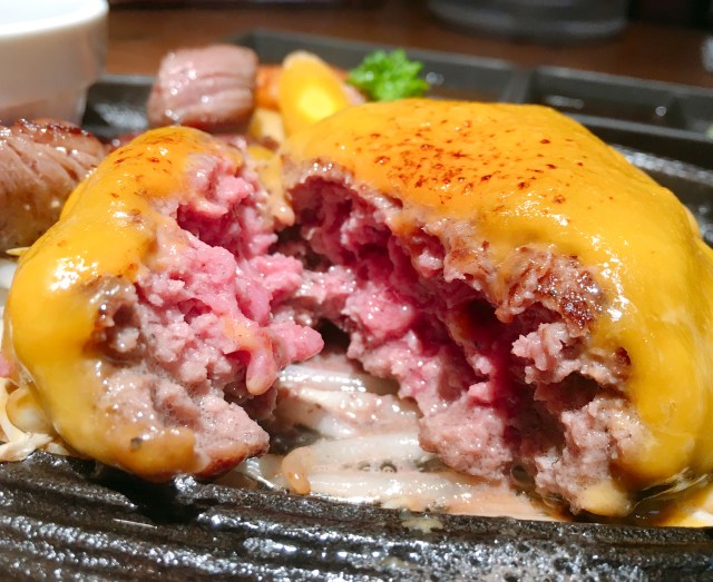 【グルメ豆知識】ハンバーグ・ステーキの超人気店「ミート矢澤」には雨の日に行くべき！ 長時間並ばずにすんなり入れるぞ