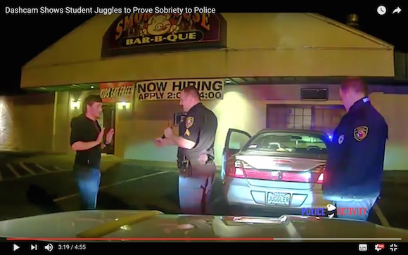 【芸は身を助く？】警察から飲酒を疑われた男がジャグリングのおかげで検査をせずに即釈放