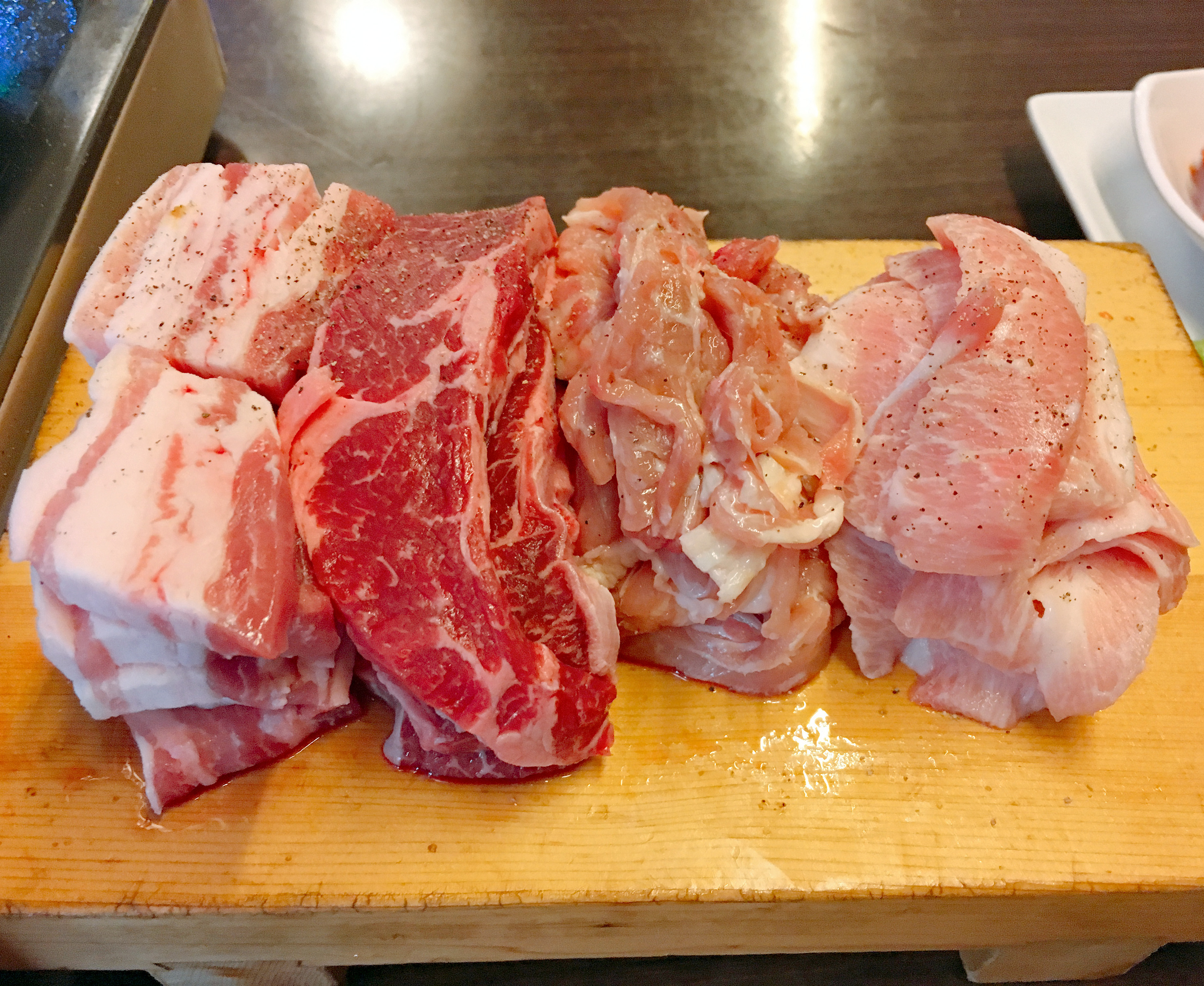 焼肉 新大久保 韓国料理マニト の赤字セットがマジで赤字を覚悟している件 600グラムの肉が驚きの値段 ロケットニュース24