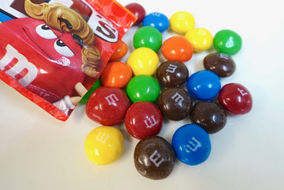 話題の新商品「M＆M'S ピーナッツバター」を食べてみたら “塩味” が