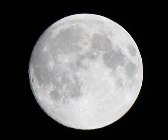 18年1月31日に珍しい満月 ブルームーン が出現 18時以降に空を見上げてみよう 見ると幸せになれるらしいぞ ロケットニュース24