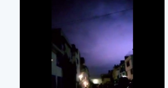 発光 地震 福島地震の真っ只中、謎の「青白い閃光」をニュース映像が激撮していた！ トカナが気象庁や専門家に直撃取材、光の正体が判明!?