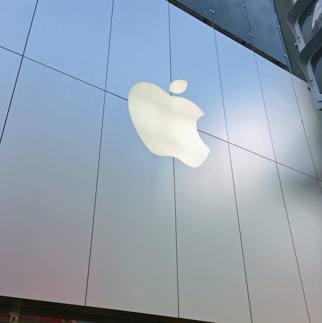 【iPhoneX行列】アップルストア銀座前の雰囲気が怪しい…… / iPhone6発売時のアノ混乱を繰り返すのか？