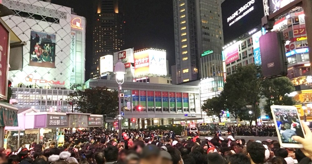 衝撃レポ ハロウィン当日の渋谷 とんでもないことになる ロケットニュース24 衝撃レポ ハロウィン当日の渋谷 とんでもないことになる ロケットニュース24