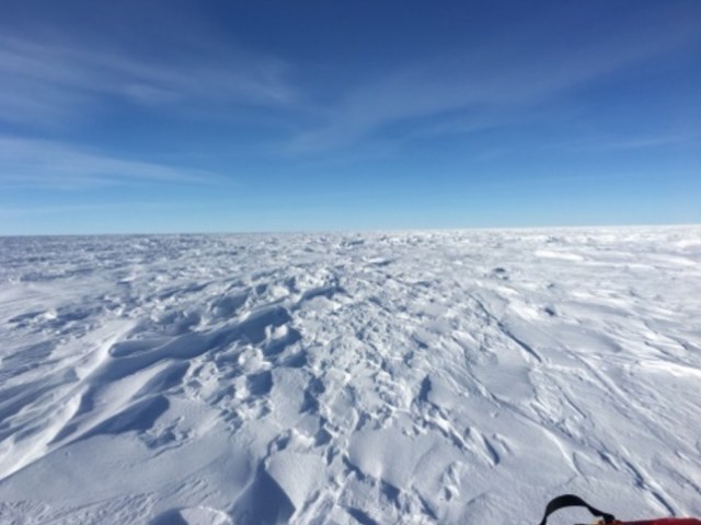 【南極冒険24日目】ティール山脈目前でさらにスピードアップ / 約30kmもの距離を稼ぎ、さらに前へ！